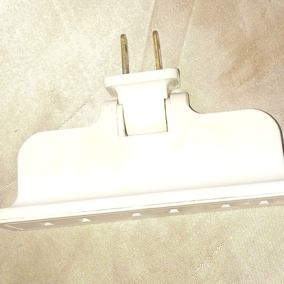 Intertek Outlet Adapter - Picture 2 of 3